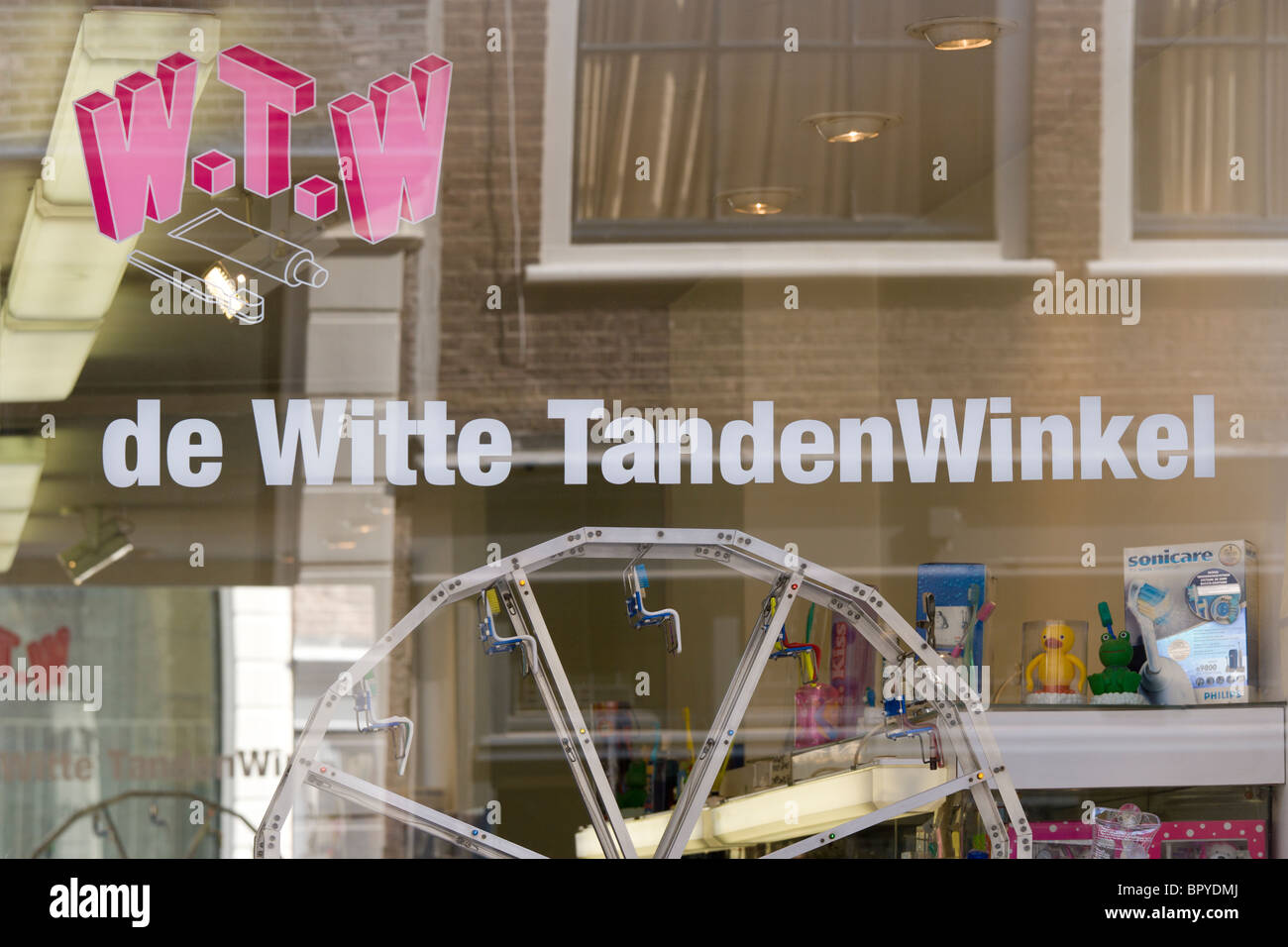 Display window of the Witte Tanden Winkel, the White Teeth Shop in Amsterdam. Shopping in The Nine Little Streets. Stock Photo