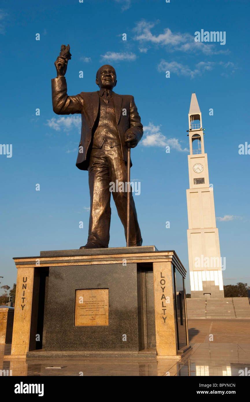 Statue of DR Kamuzu Hastings Banda in front of the Memorial tower to commemorate WWI and WWII, Lilongwe, Malawi Stock Photo