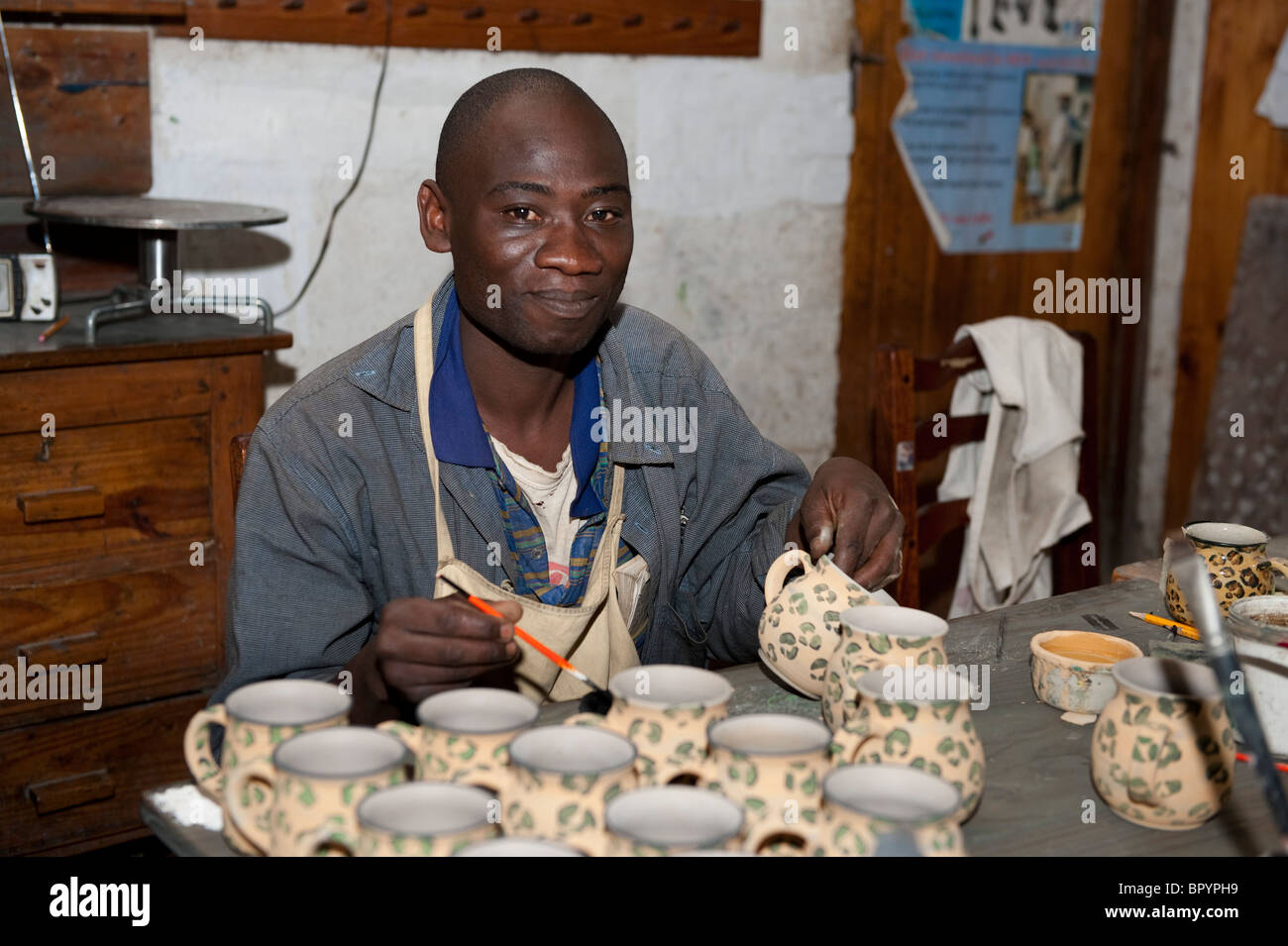 Dedza pottery, Dedza, Malawi Stock Photo - Alamy