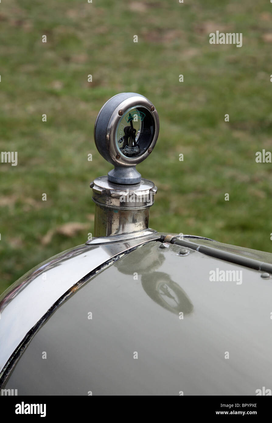 Car temperature gauge hi-res stock photography and images - Alamy