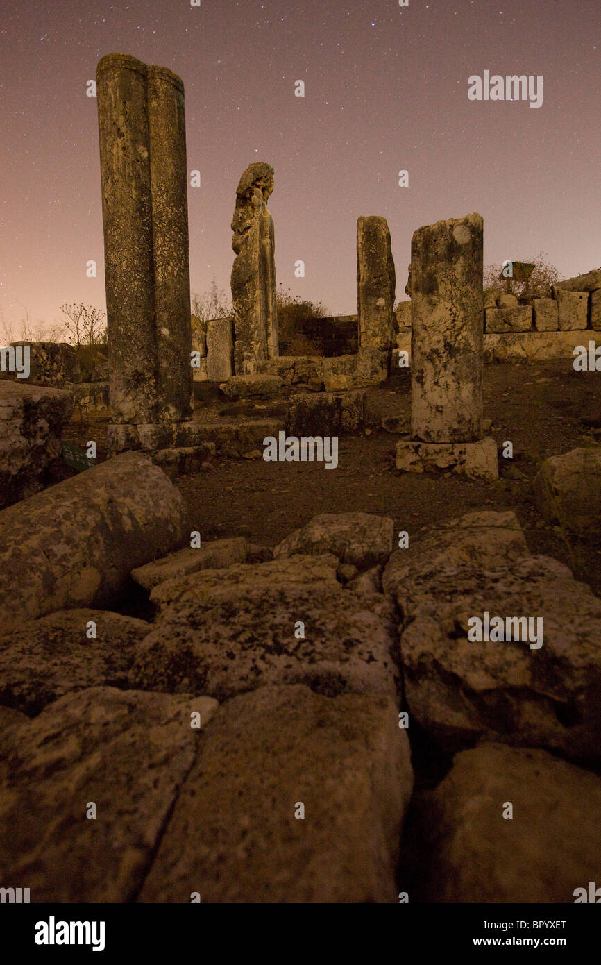 Night photograph of the ruins of the Arbel synagogue in the Galilee Stock Photo