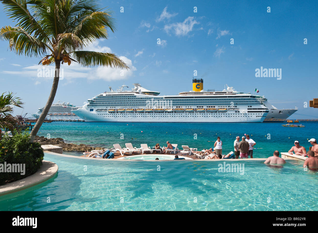 cozumel cruise port pool