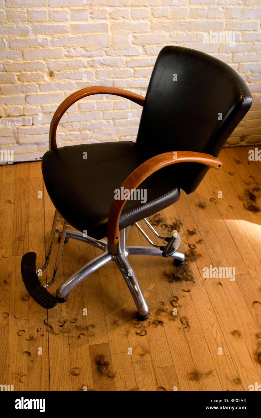 Empty hair salon hi-res stock photography and images - Alamy