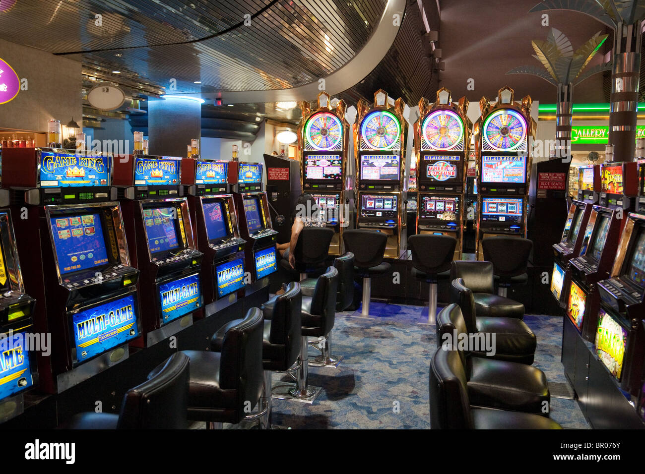Las vegas airport slot machines hi-res stock photography and images - Alamy