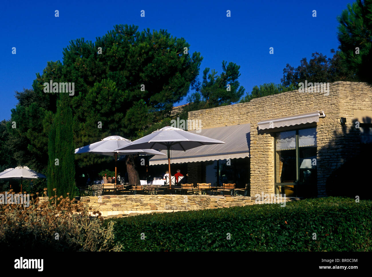 outdoor restaurant, French restaurant, French food and drink, food and drink, Hotel Les Bories, village of Gordes, Vaucluse, Provence, France Stock Photo