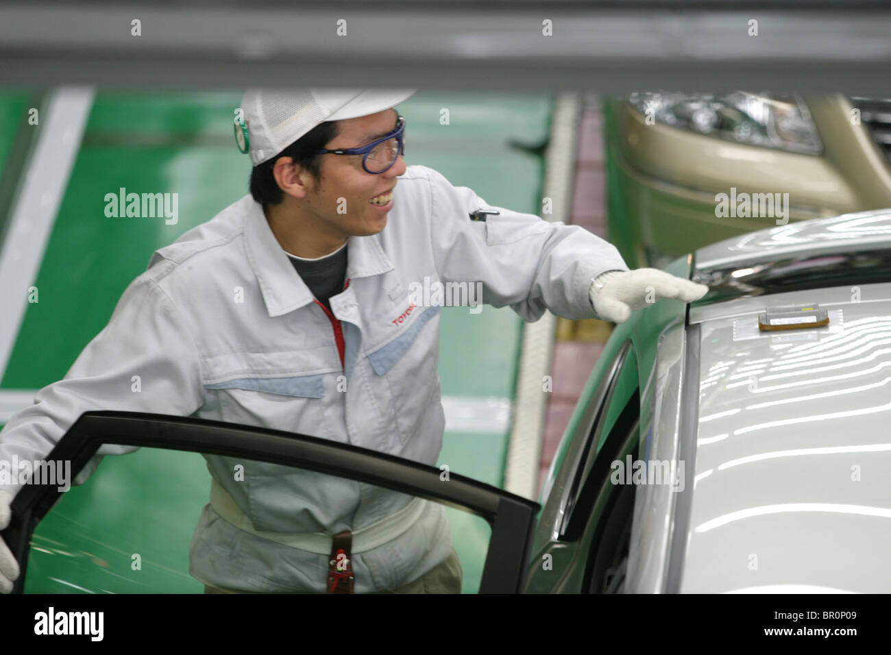 The Toyota Tsutsumi car production line factory, near Nagoya, Japan, 03/02/2004 Stock Photo Alamy