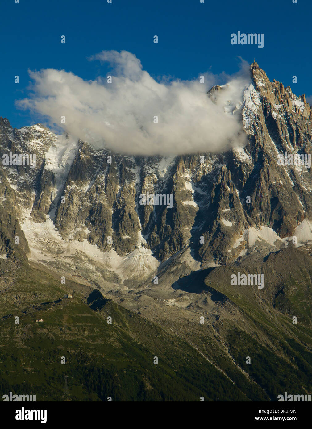 Aiguille du Midi et le Plan, Chamonix Mont Blanc, Rhone-Alpes, Haute-Savoie, France Stock Photo