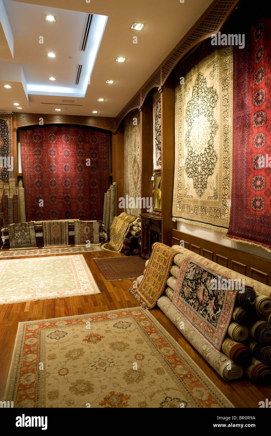 Traditional carpet shop in The Dubai Mall Shopping centre in Dubai Stock  Photo - Alamy