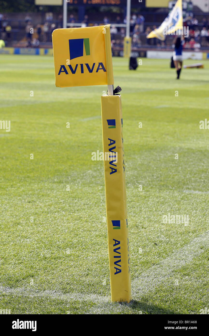 AVIVA PREMIERSHIP FLAG STICK AVIVA PREMIERSHIP RUG AVIVA PREMIERSHIP RUGBY HEADINGLEY CARNEGIE LEEDS ENGLAND 05 September 2010 Stock Photo