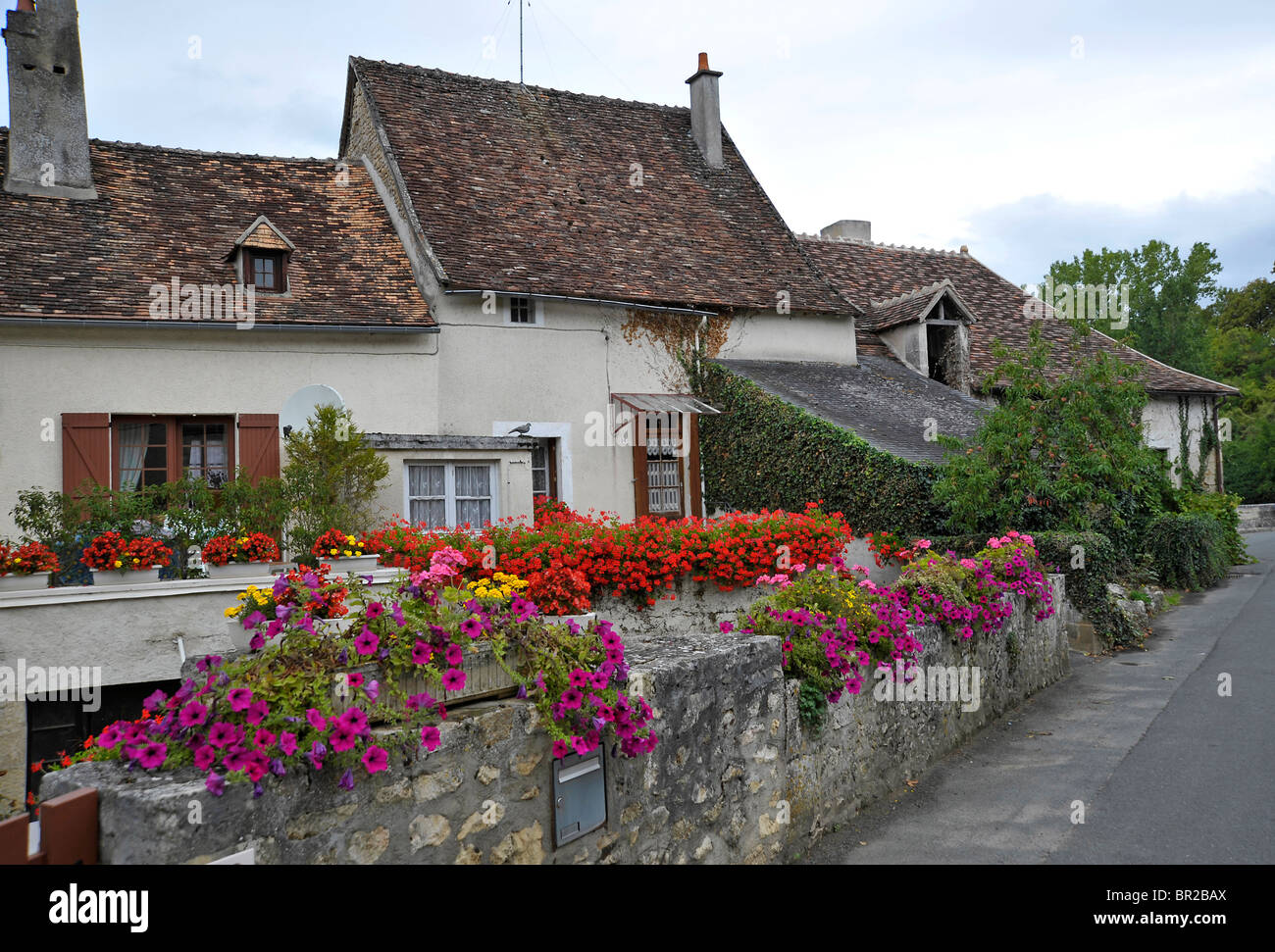 Pretty cottages in Angles sur l'Anglin Vienne Poitou Charentes  France Stock Photo