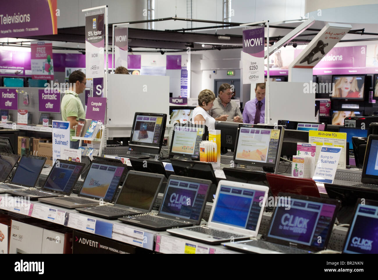 Computer store hi-res stock photography and images - Alamy
