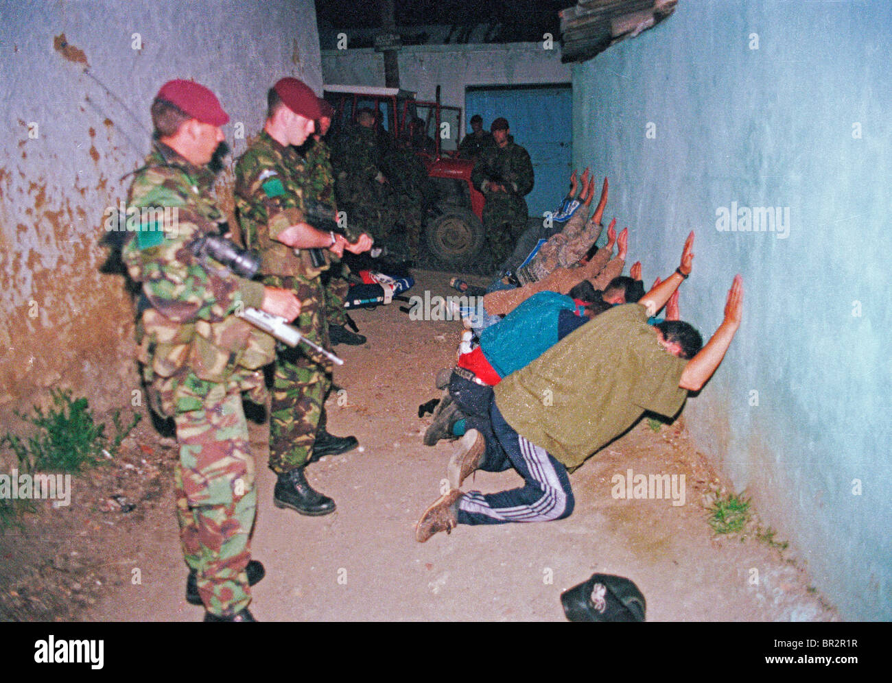 British Paratroopers capture suspected Albanian looters in Pristina Kosovo. Stock Photo
