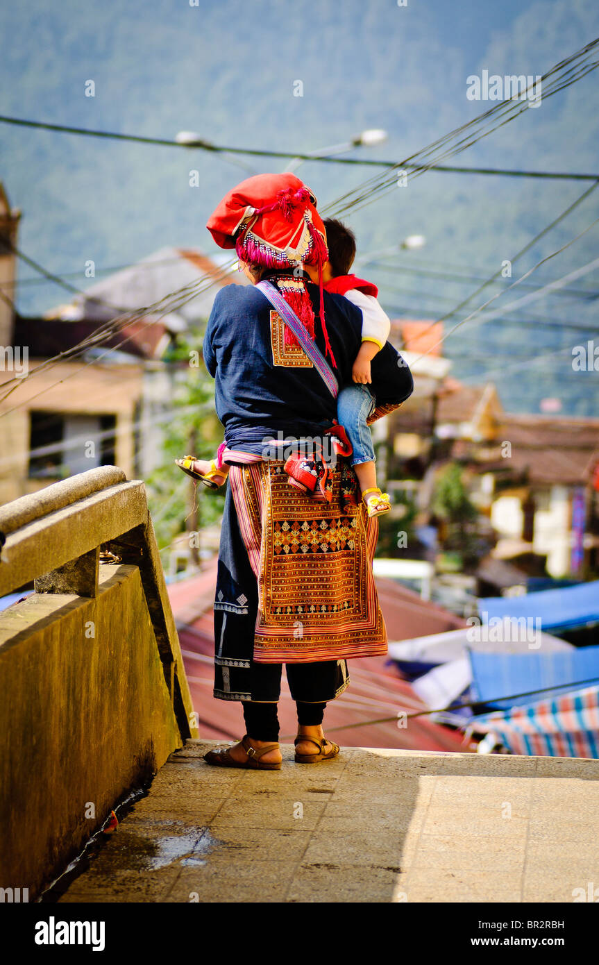 Vietnamese red dao woman in Sapa, Vietnam Stock Photo