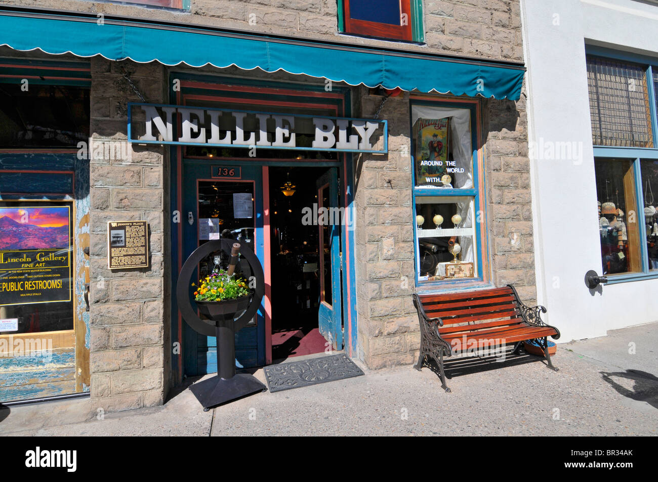 Gift shoppes hires stock photography and images Alamy