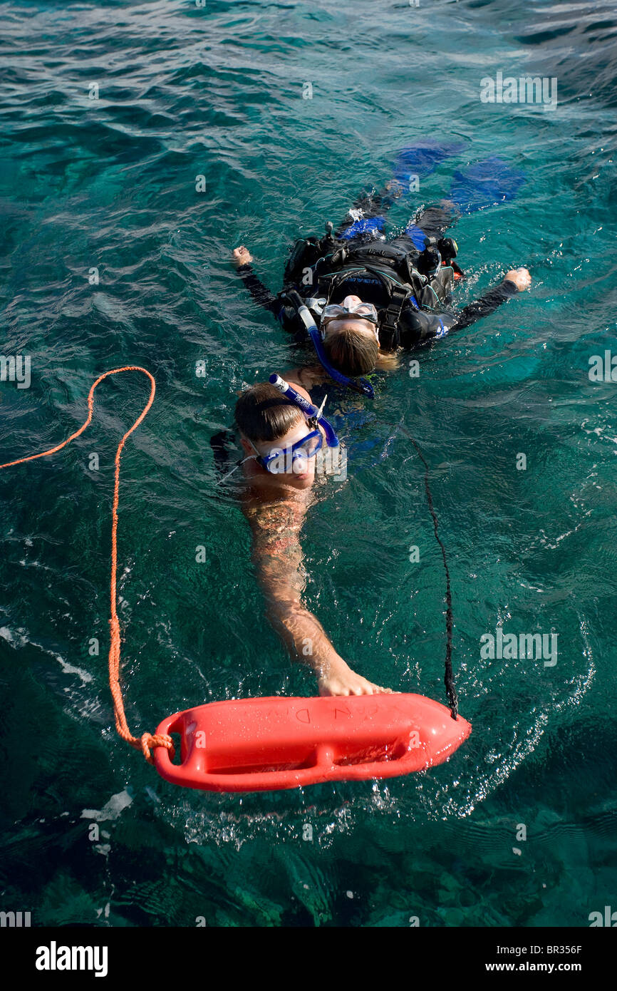 Divemaster rescues scuba diver, Key Largo, Florida Stock Photo Alamy