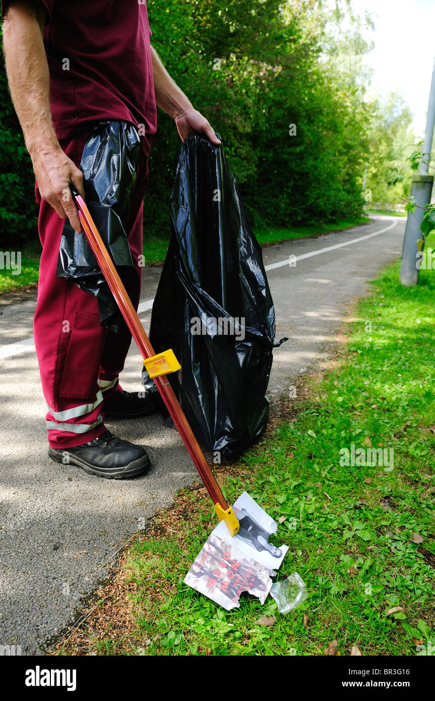 Litter picker hires stock photography and images Alamy