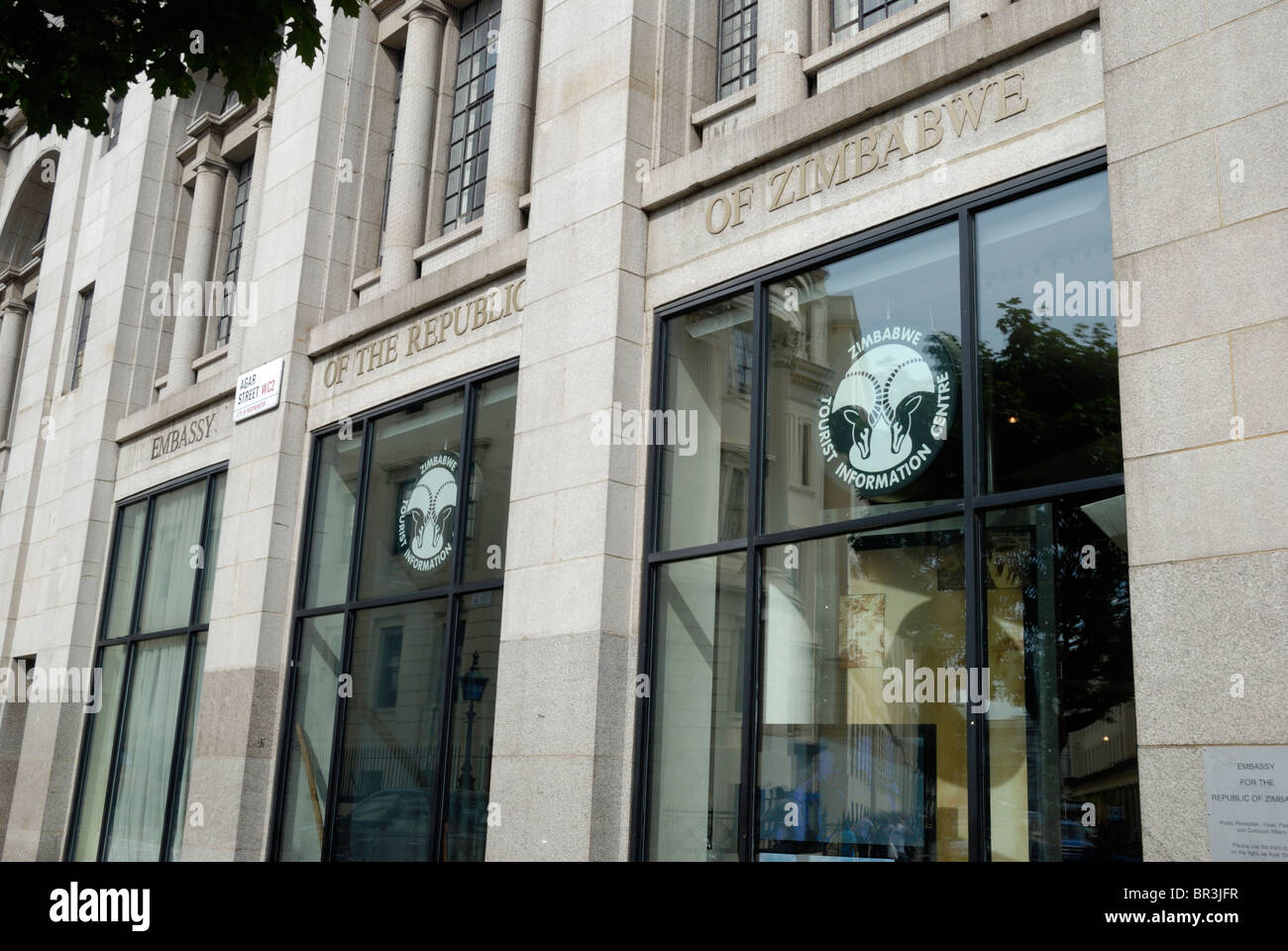 Embassy of zimbabwe hi-res stock photography and images - Alamy
