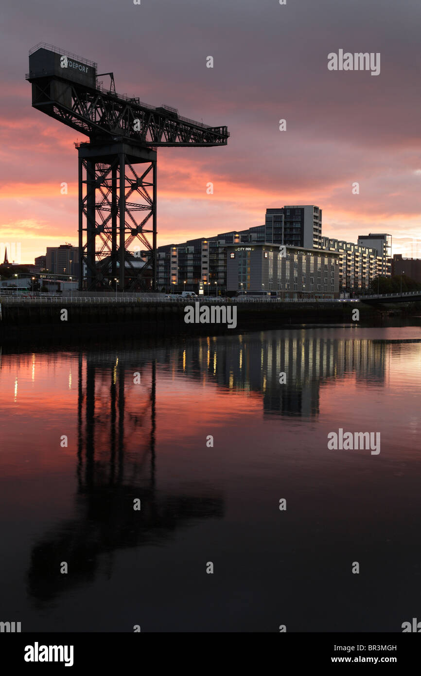 The Finnieston Crane at sunrise beside the River Clyde, Glasgow, Scotland, UK Stock Photo