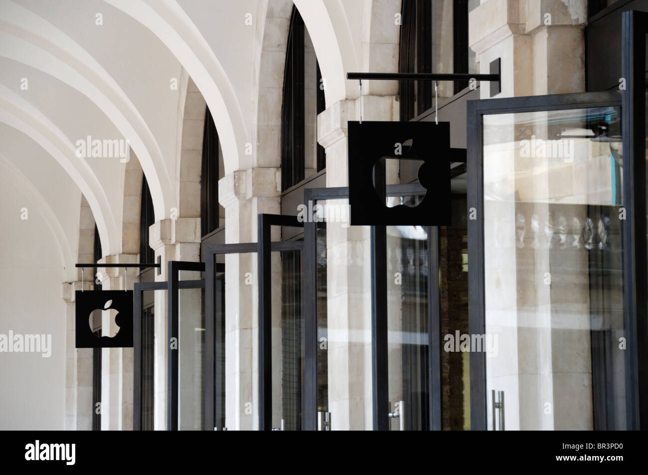 Apple computer store in Covent Garden, London, England Stock Photo Alamy