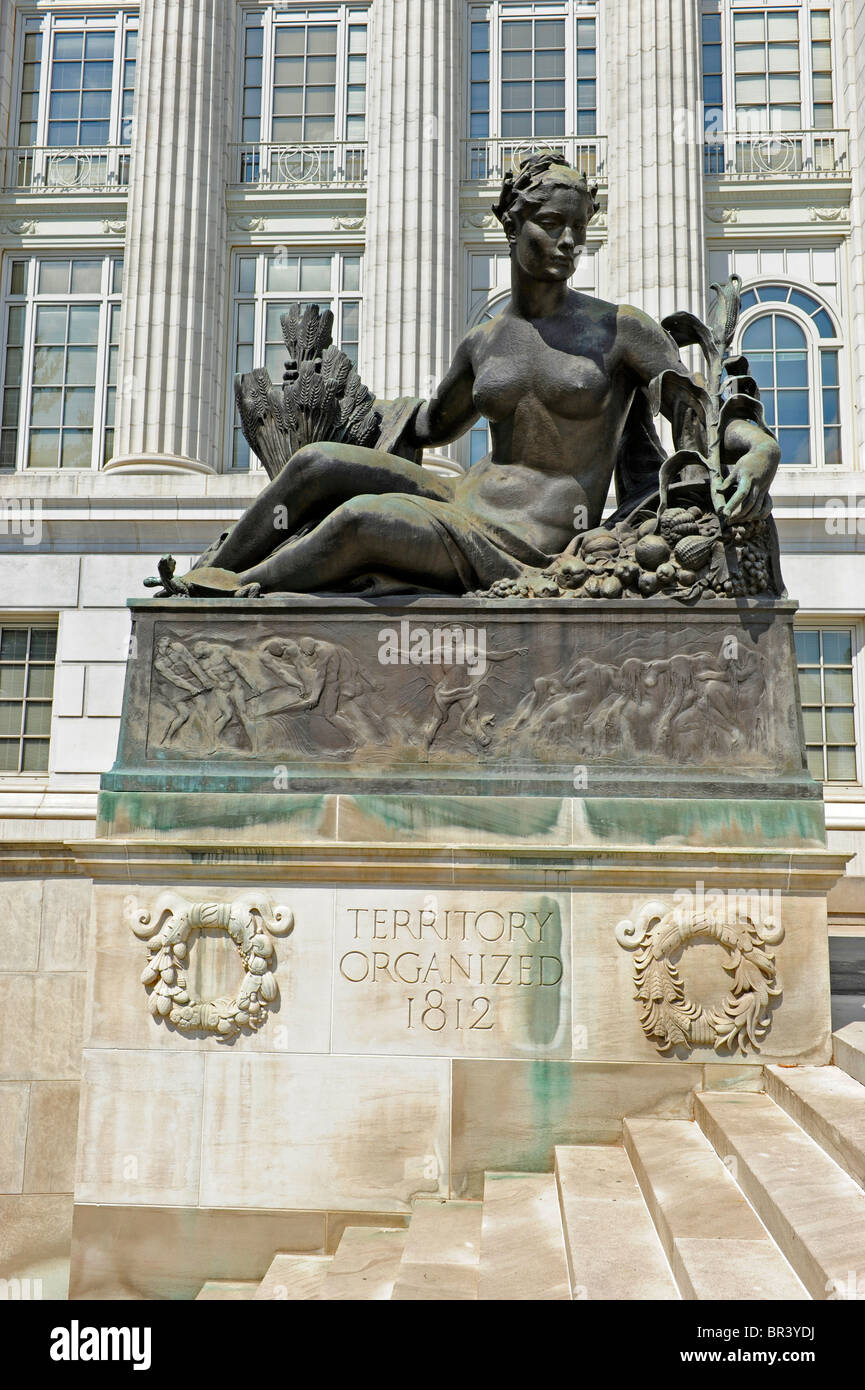 Statehood Statue in front State Capitol Jefferson City Missouri Stock Photo Alamy