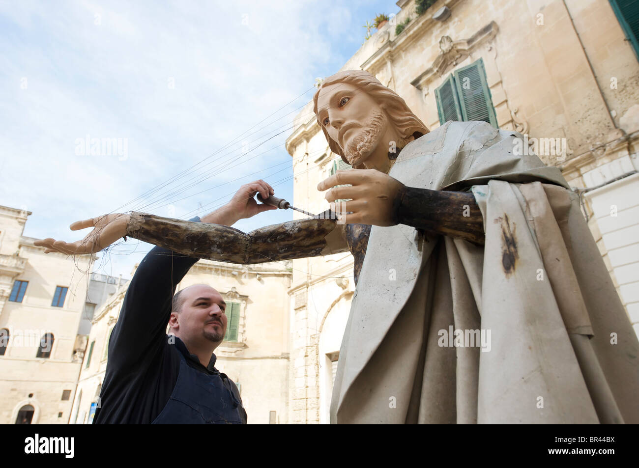 Lecce, Puglia. Figurine made of Cartapesta Stock Photo - Alamy