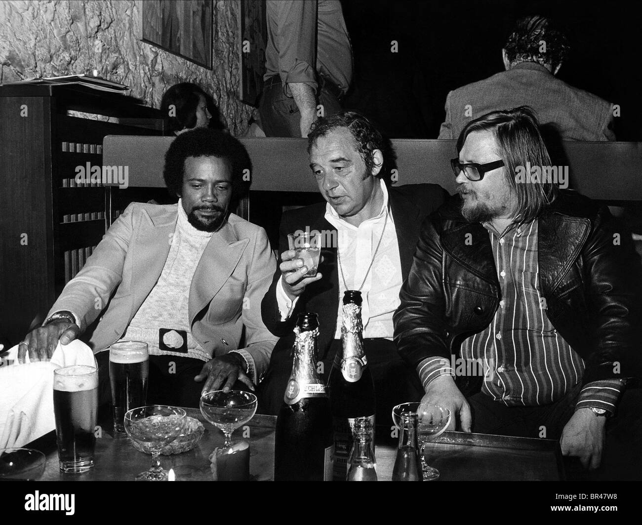 QUINCY JONES PAUL KUHN & PETER HERBOLZHEIMER GOLDEN BATON AWARD (1973) Stock Photo