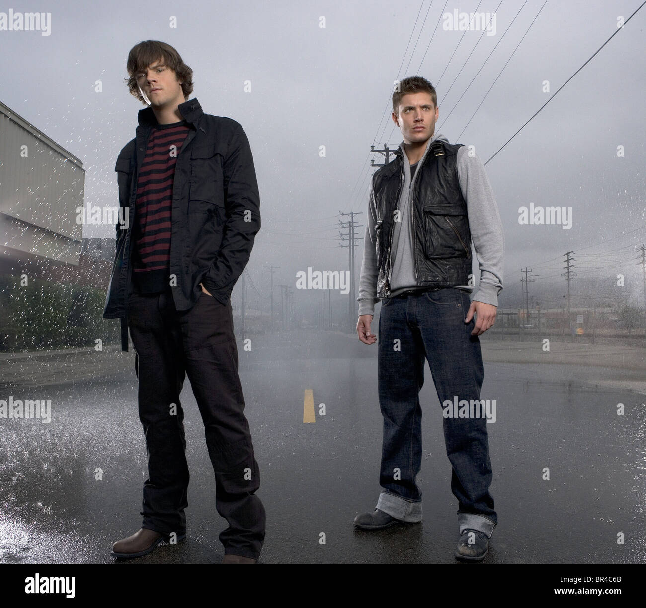 Jared Padalecki Jensen Ackles Supernatural Season 2 06 Stock Photo Alamy