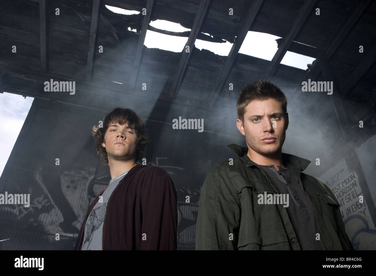 Jared Padalecki Jensen Ackles Supernatural Season 2 06 Stock Photo Alamy