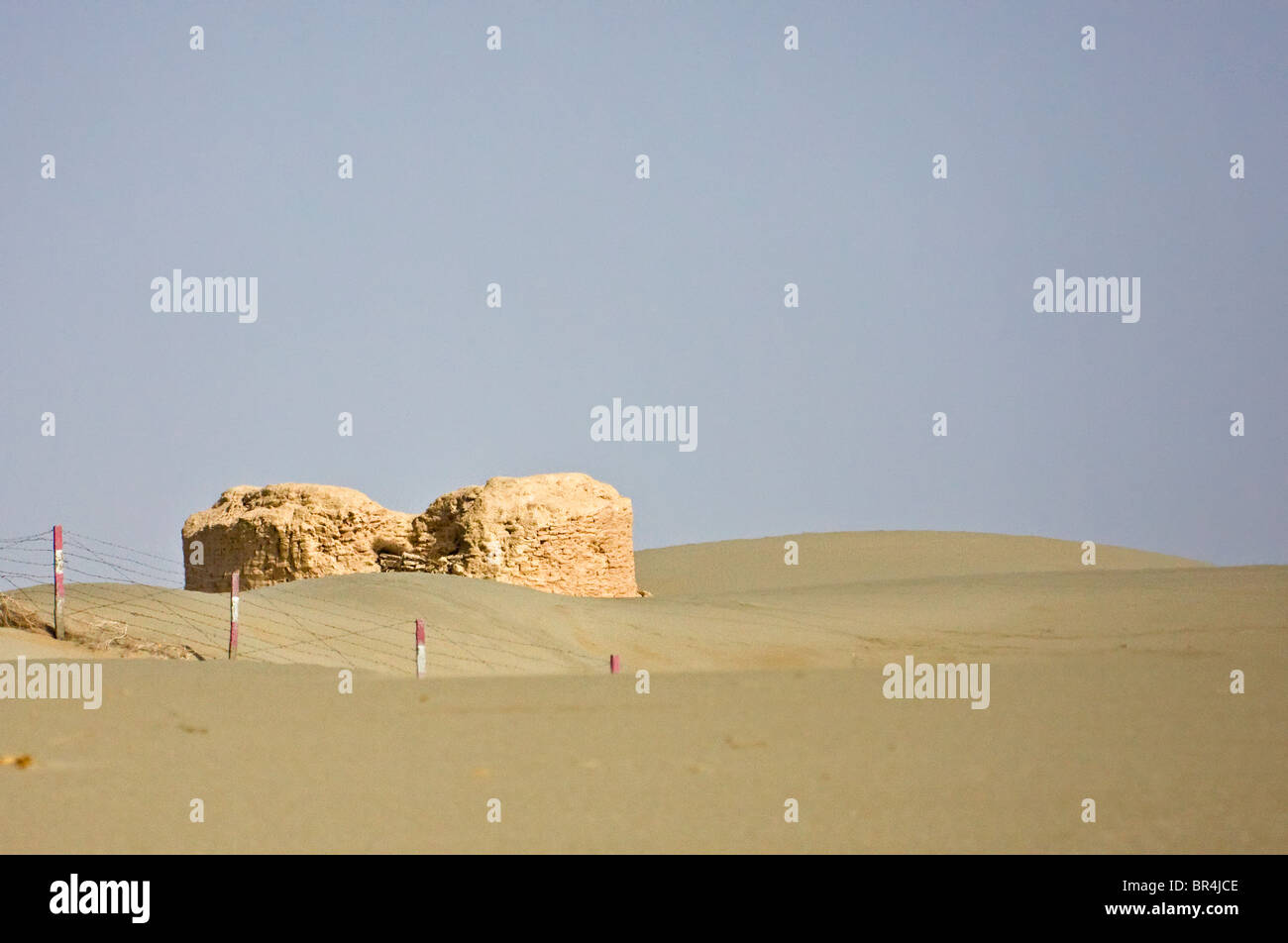 Rawak stupa in the desert, Aksu, Xinjiang, China Stock Photo