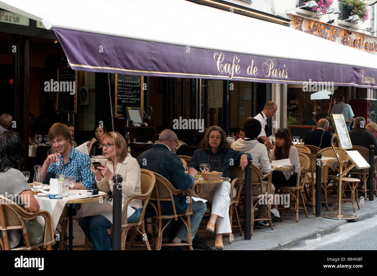 Morning at Left Bank Paris Café - Everyday Parisian