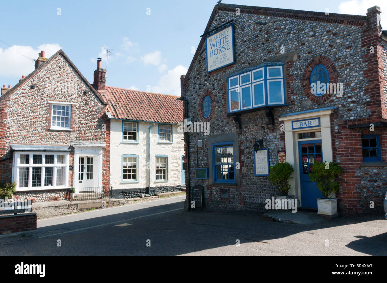 The White Horse public house in Blakeney, Norfolk Stock Photo Alamy