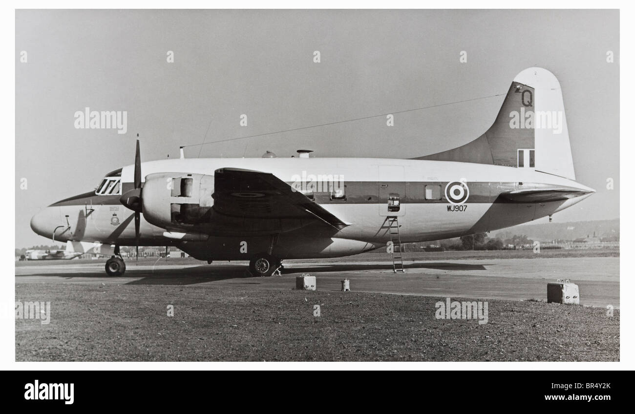 Old Photograph of Aircraft WJ907 Profile, 1952 Vickers Varsity Stock Photo