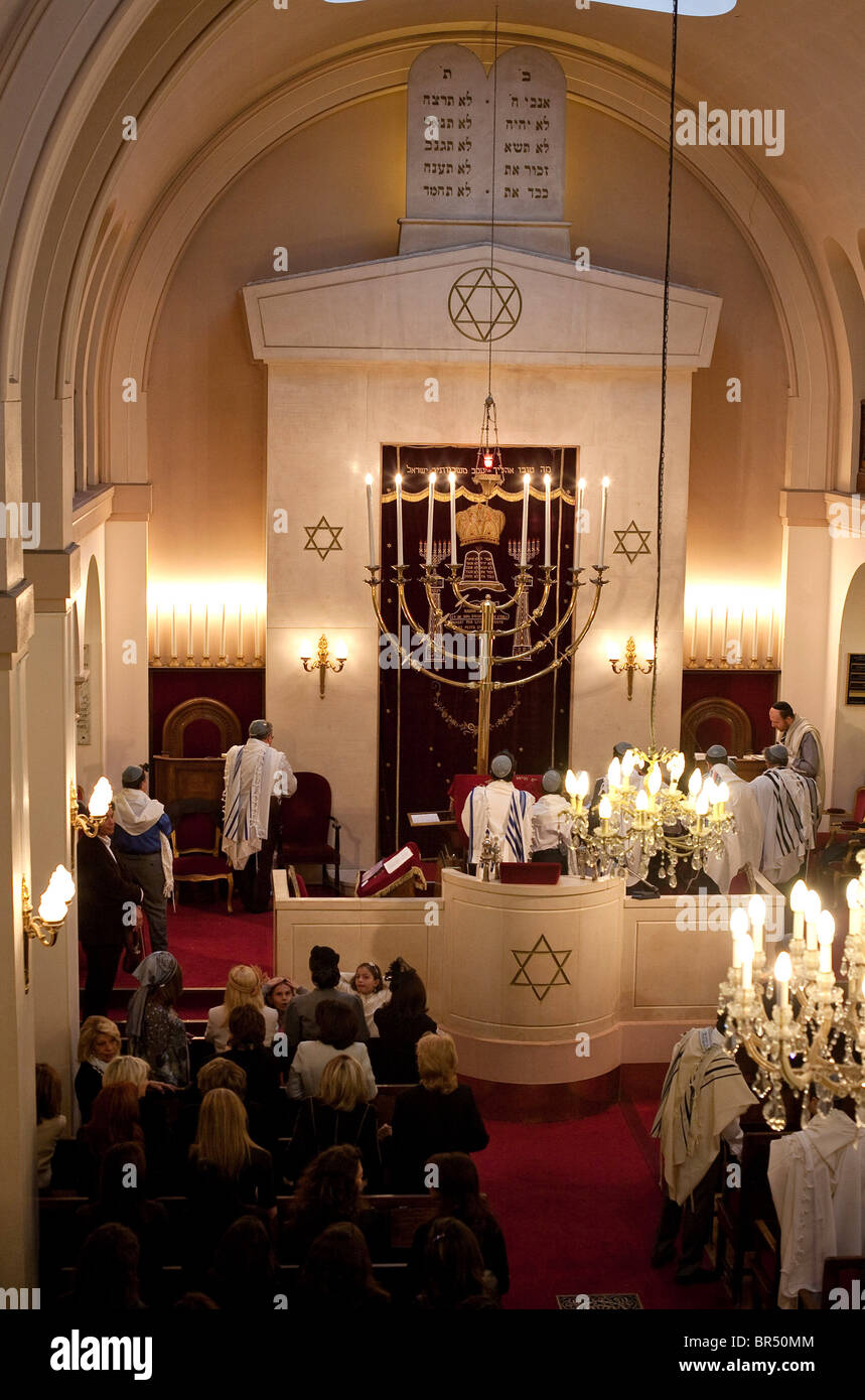 Neuilly sur Seine (92): Synagogue Stock Photo