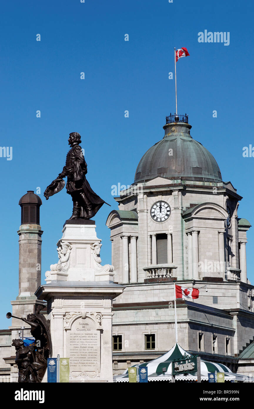 The old post office and Samuel Champlain in Quebec CIty Stock Photo Alamy