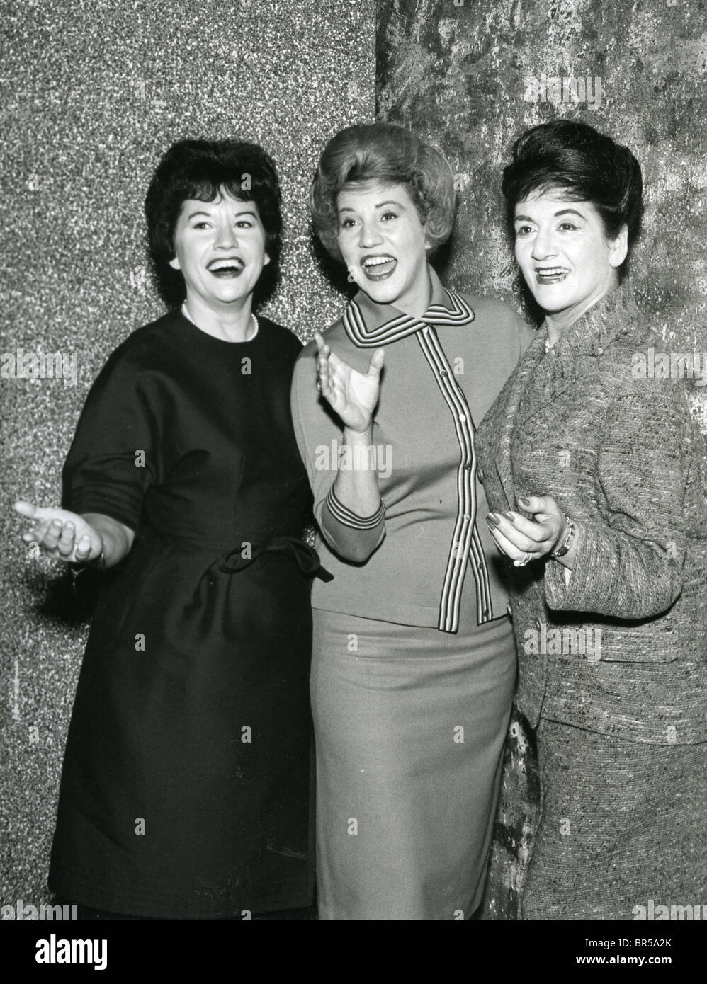 ANDREWS SISTERS - US vocal group from left: Maxene, Patty and LaVerne Stock Photo