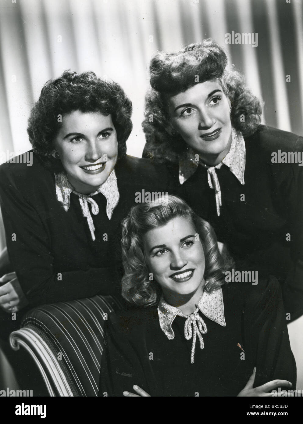 ANDREWS SISTERS - US vocal trio from left: Maxene, Patty and LaVerne Stock Photo