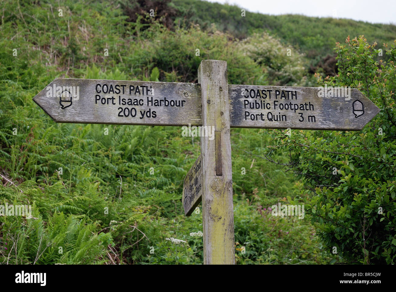 Port Isaac Sign Public footpath sign for port isaac harbour and port quinn england uk ...