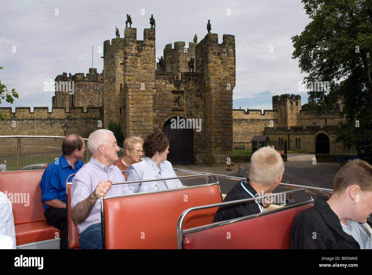 Alnwick Tour Bus at Castle Stock Photo Alamy