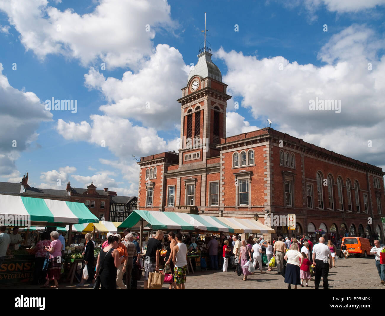 Chesterfield square hires stock photography and images Alamy