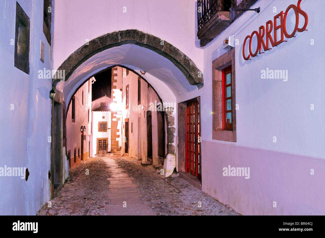 Portugal, Alentejo: Picturesque Alley Rua do Espirito Santo in the historical village Marvao Stock Photo