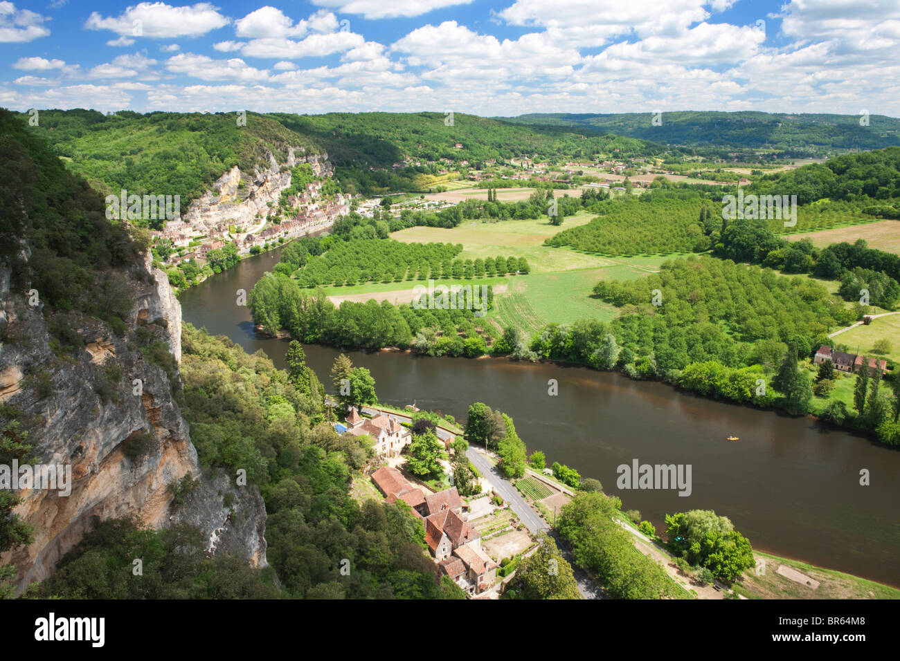 River Dordogne and La Roque-Gageac; Dordogne; France Stock Photo
