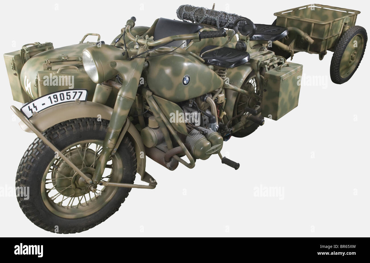 VEHICULES MILITAIRES, BMW R75 avec side-car et remorque à munitions,  Apparue en 1940, la R75 est une moto dont la conception est entièrement  dédiée à un usage militaire. Innovante avec ses freins