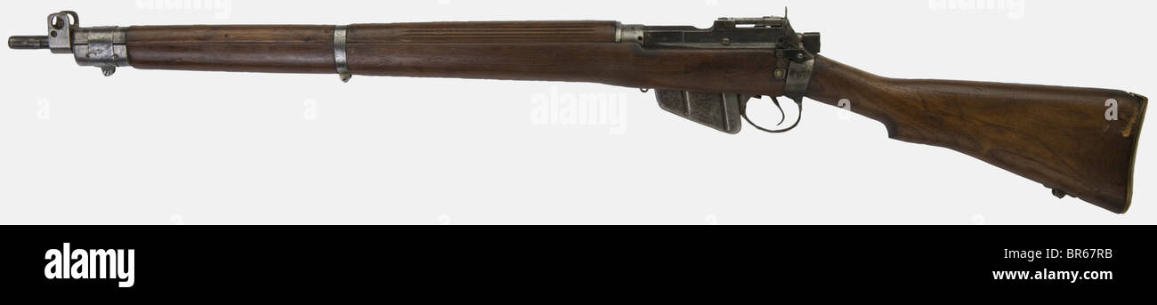 ARMES A FEU, Fusil Enfield type 4 MK I, calibre 303 British, numéro 14529.  Fabrication de 1944 avec plaque de couche en laiton (manque couvercle de la  trappe et bretelle), finition d'origine