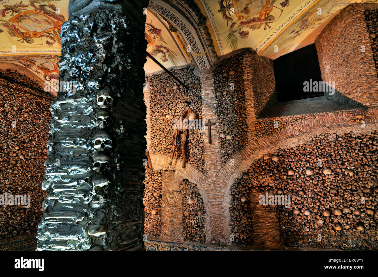 Portugal, Alentejo: Interior of the bone chapel Capela dos Ossos in Évora Stock Photo