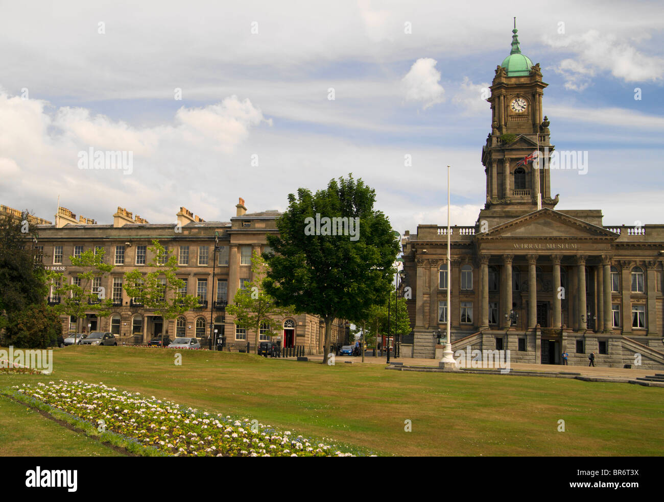 Hamilton Square and Birkenhead Town Hall which is now the Wirral Museum. Stock Photo