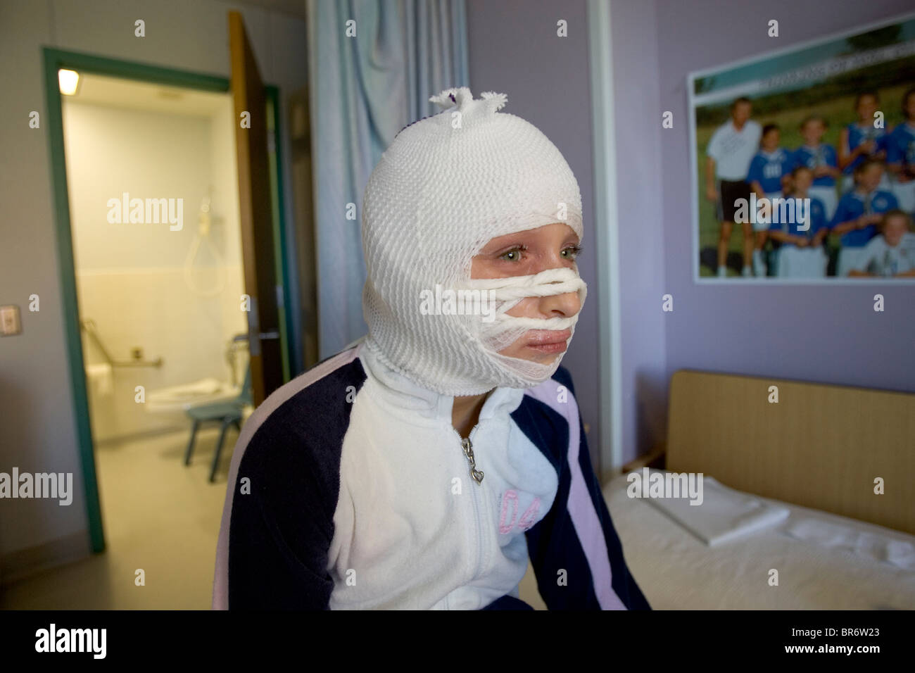 Gilrs with severe skin allergy takes soothing bath Stock Photo Alamy