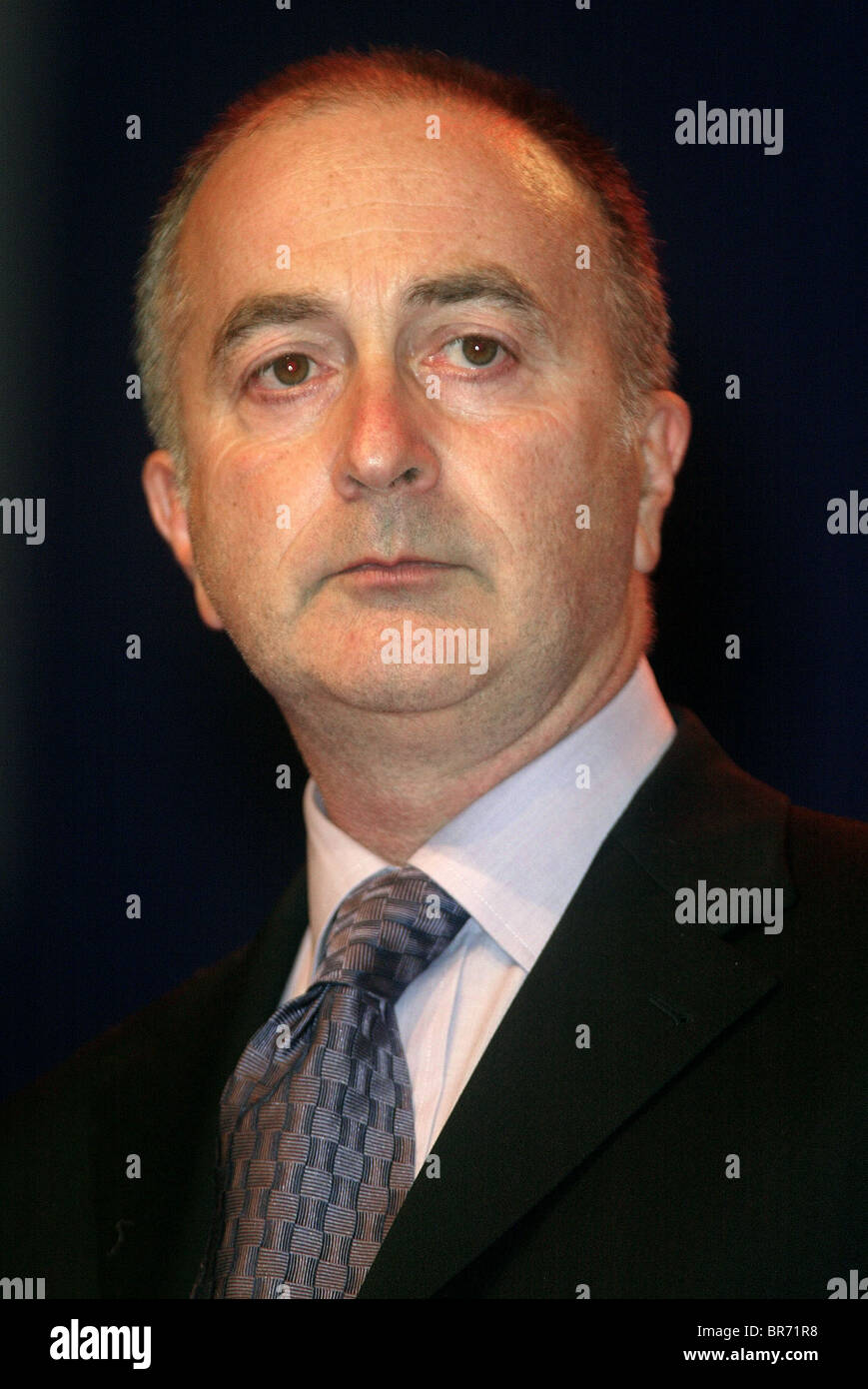 Actor tony robinson hi-res stock photography and images - Alamy