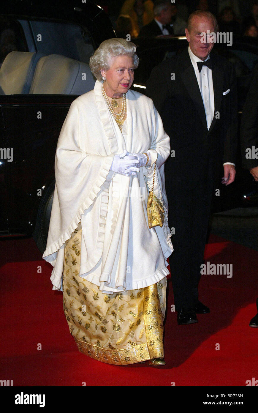 Contemporary (1940Now) SEAN CONNERY 8x10 PHOTO JAMES BOND with Her