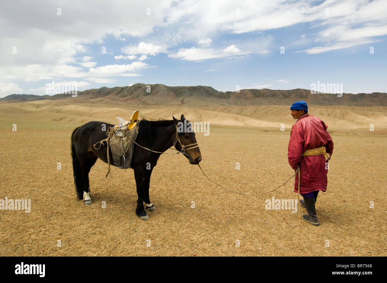Gobi desert nomads Stock Photo - Alamy