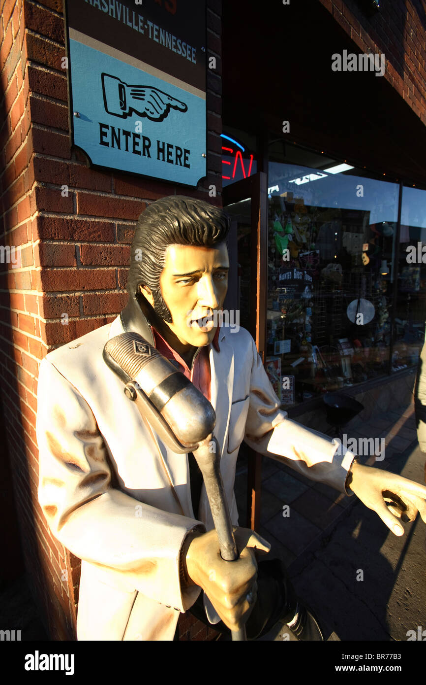 Elvis statue downtown nashville tennessee hires stock photography and images Alamy